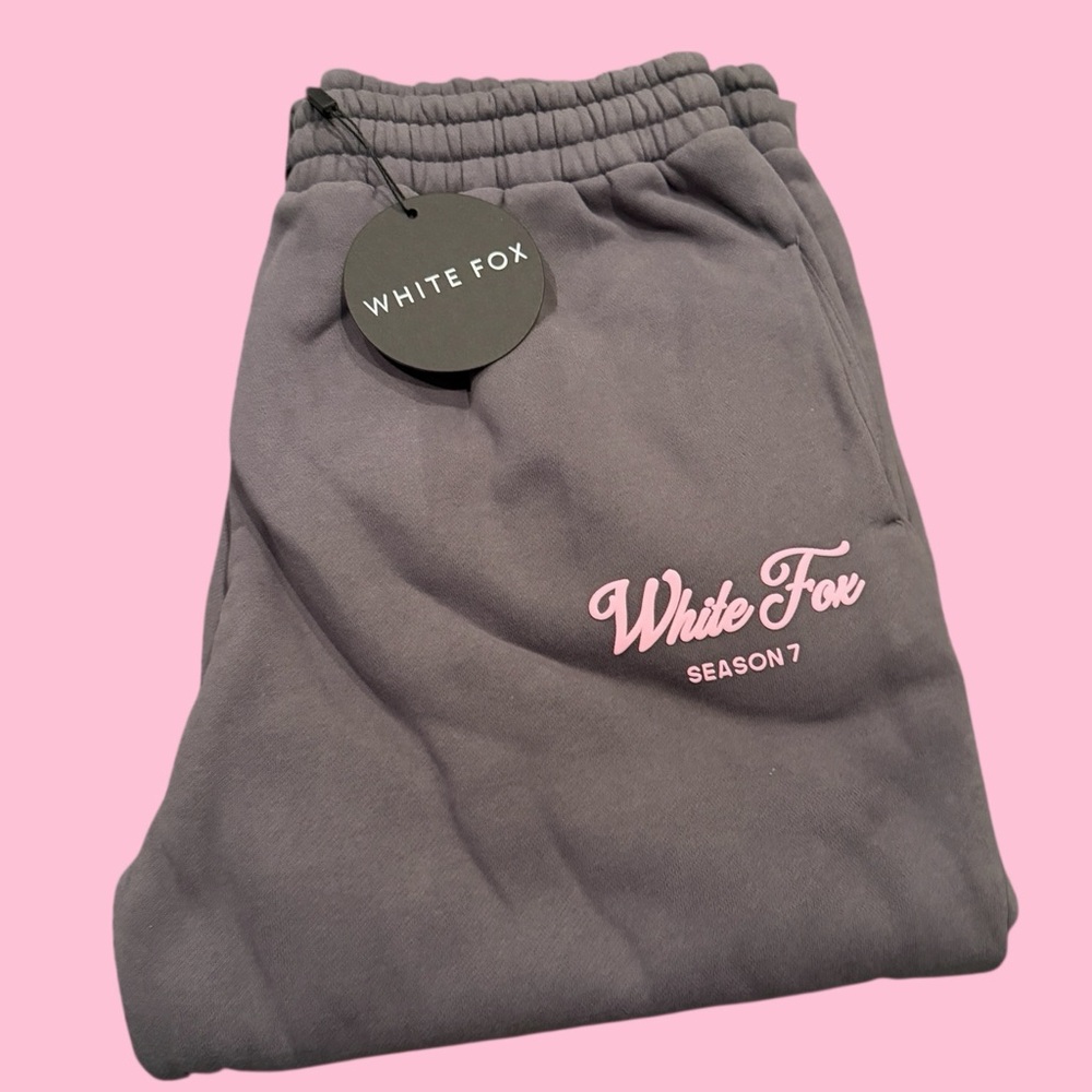 NWT White Fox Gray Season 7 Monument Sweatpants with Pink Logo L